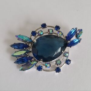 Vintage Green Blue Aurora Borealis Rhinestone Crystal Costume Brooch Pin